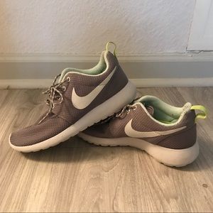 Nike Rosche shoes